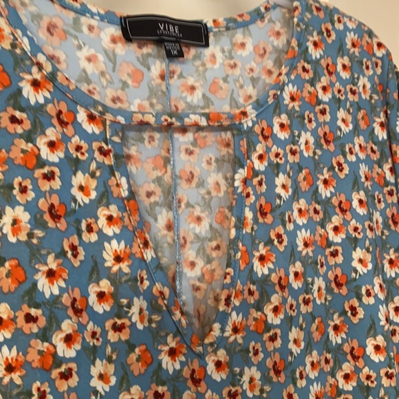 Dress - Picture 3 of 4